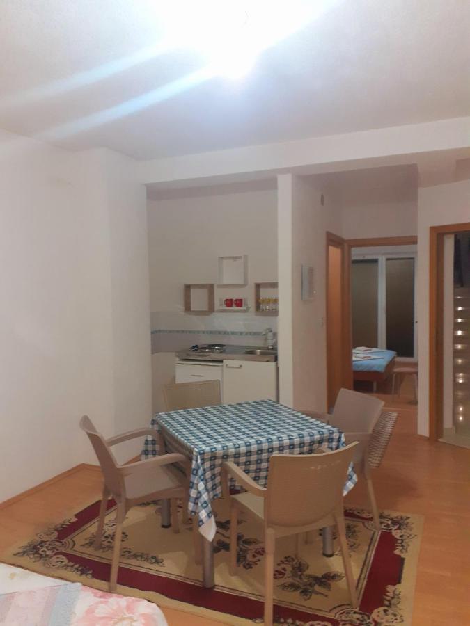 Apartmani Bakule Pestani Exterior photo