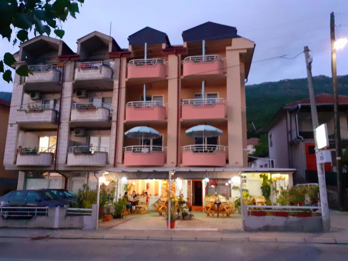 Apartmani Bakule Pestani Exterior photo