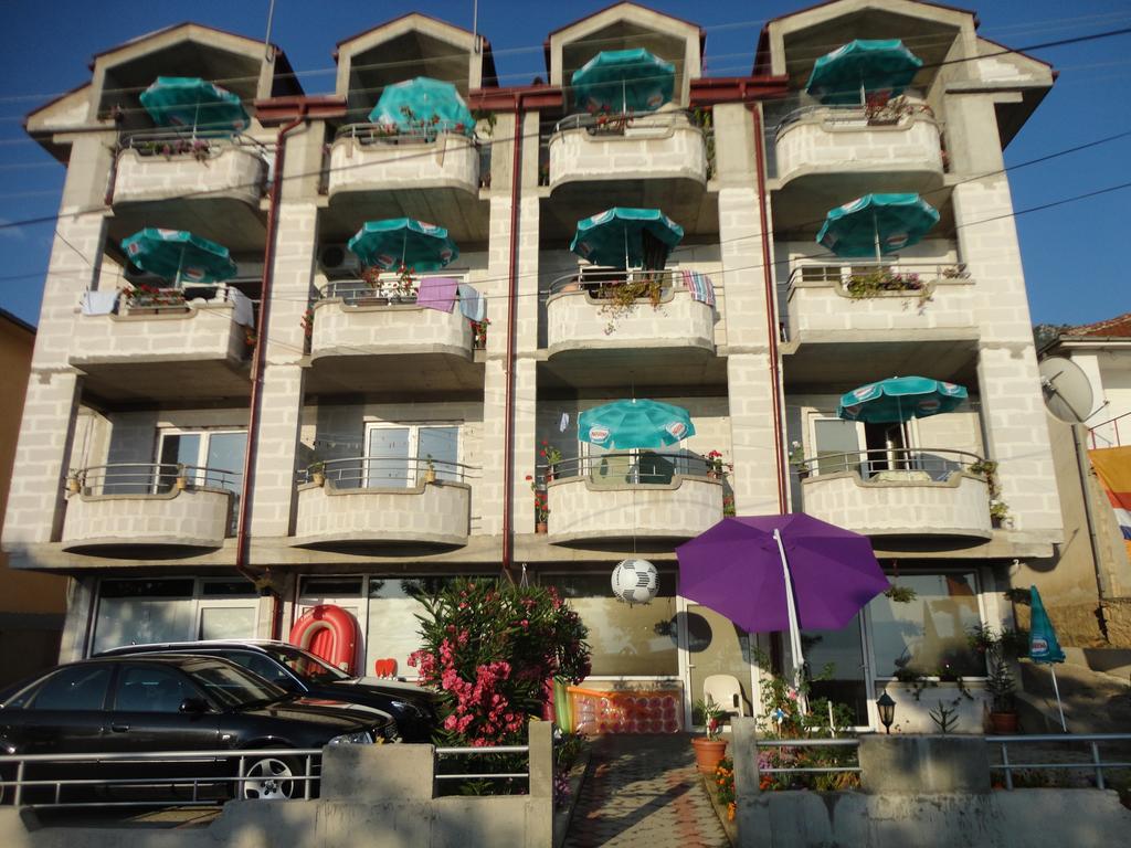 Apartmani Bakule Pestani Exterior photo