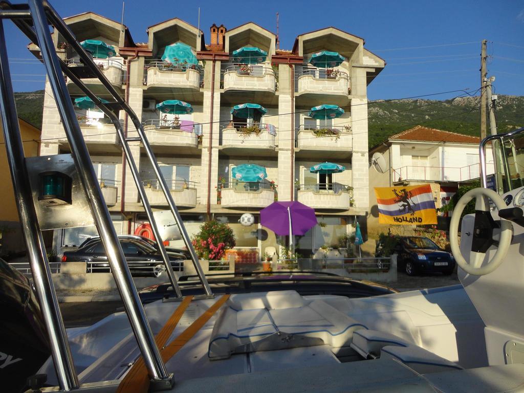 Apartmani Bakule Pestani Exterior photo