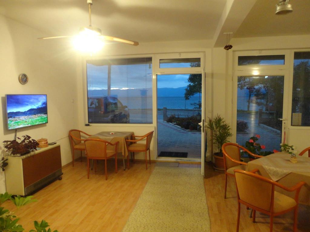 Apartmani Bakule Pestani Exterior photo